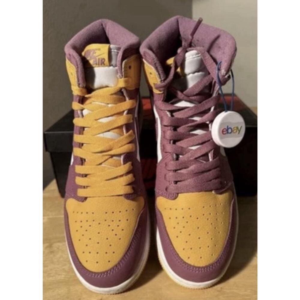 Size 7Y - Nike Air Jordan 1 High OG Brotherhood GS University Gold - Picture 4 of 7